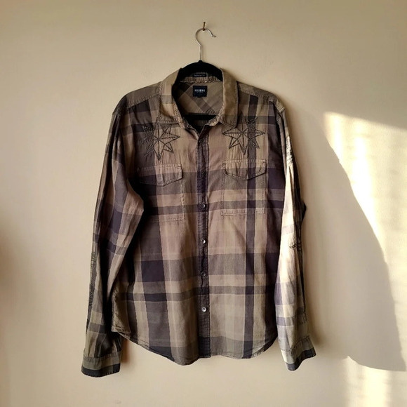 Guess men's shirts sz.L embroidery - Picture 1 of 13